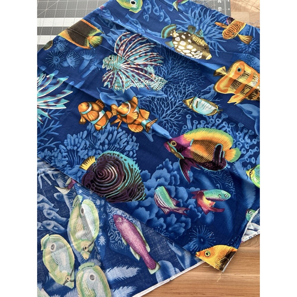 Springs Creative Quilting Cotton Fabric Fun Print Fish Tropical Ocean Life 0.5 Y